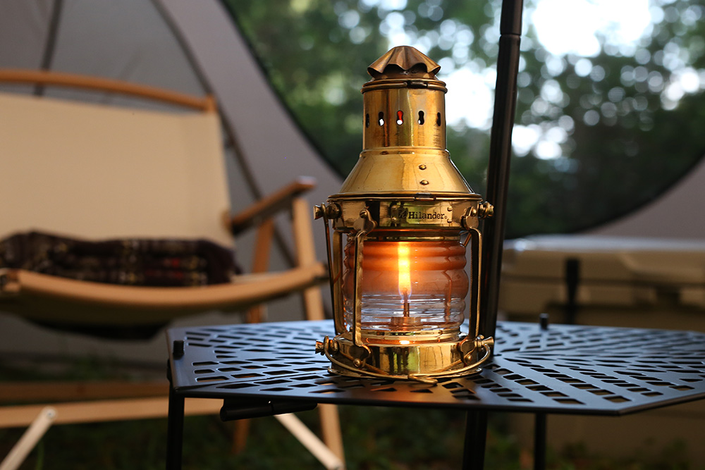 ハイランダーからアンティークランプをモチーフにしたレトロな佇まいのオイルランプが登場 | OUTDOORDAY PRESS (アウトドアデイプレス)